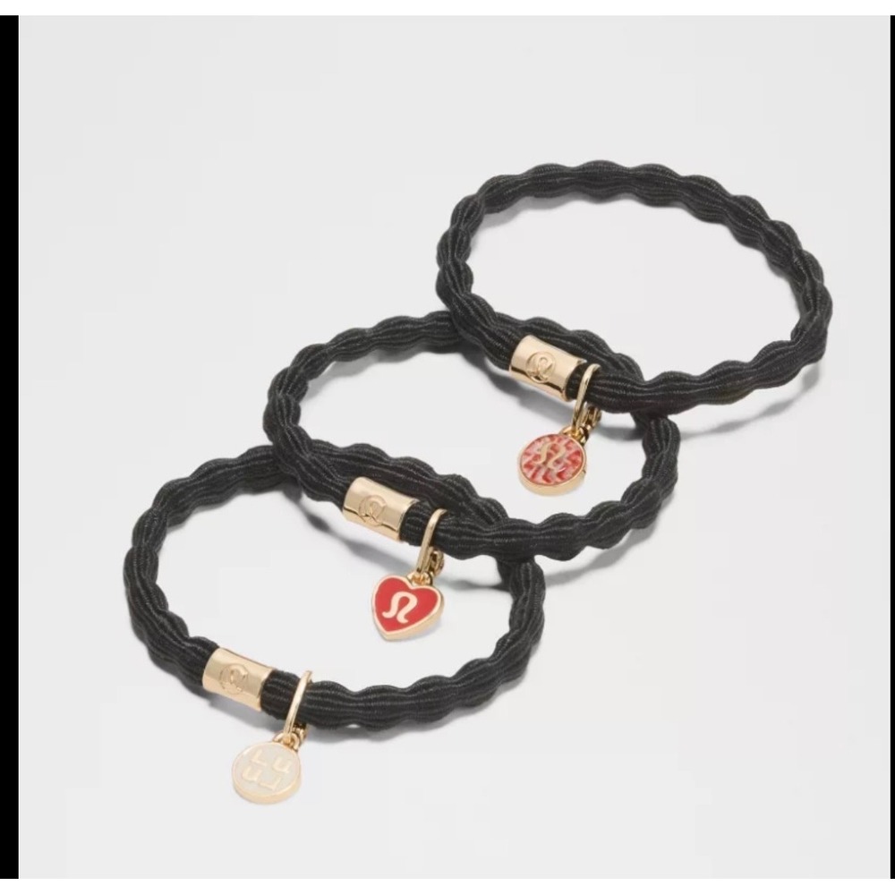 Lululemon NWT Charm Hair Ties 3 Pack Black Silver Red Heart